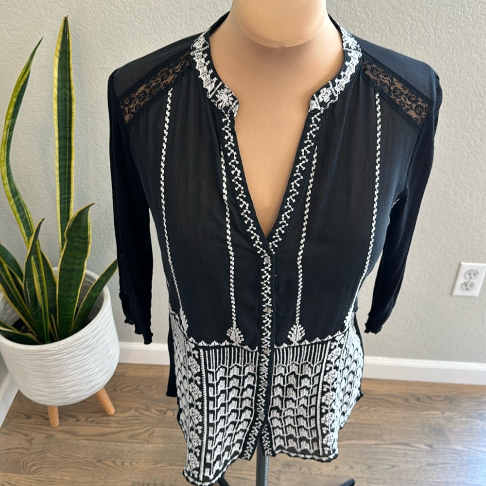 Black and White Embroidered Long Sleeve Top